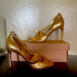 MK HEELS - This item is gently used with minor signs of wear